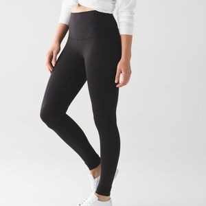 Lululemon wunder under